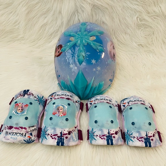 Frozen helmet set for toddler girls